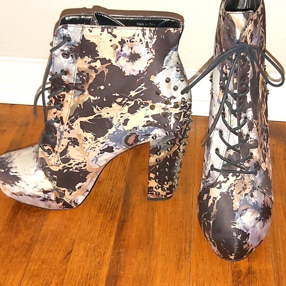 Studded Hells